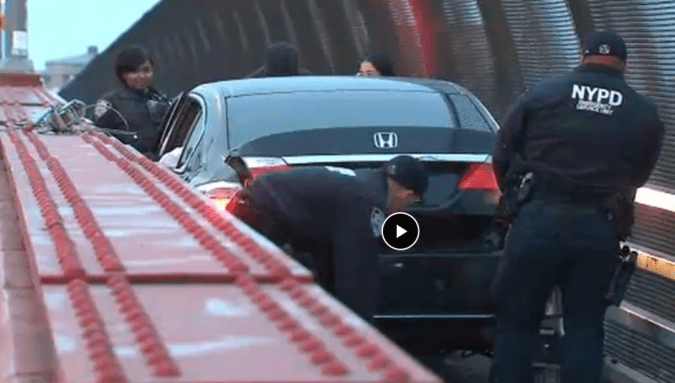 Screenshot_2020-01-01 Whoops Car becomes stuck in pedestrian lane of Pulaski Bridge between Brooklyn and Queens abc7ny com.png